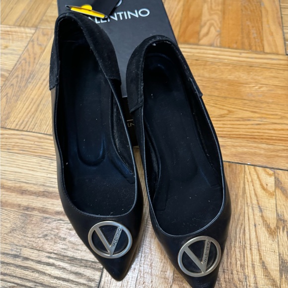 Valentino Made in Italy. Used gentle . Size 7 - Picture 2 of 4